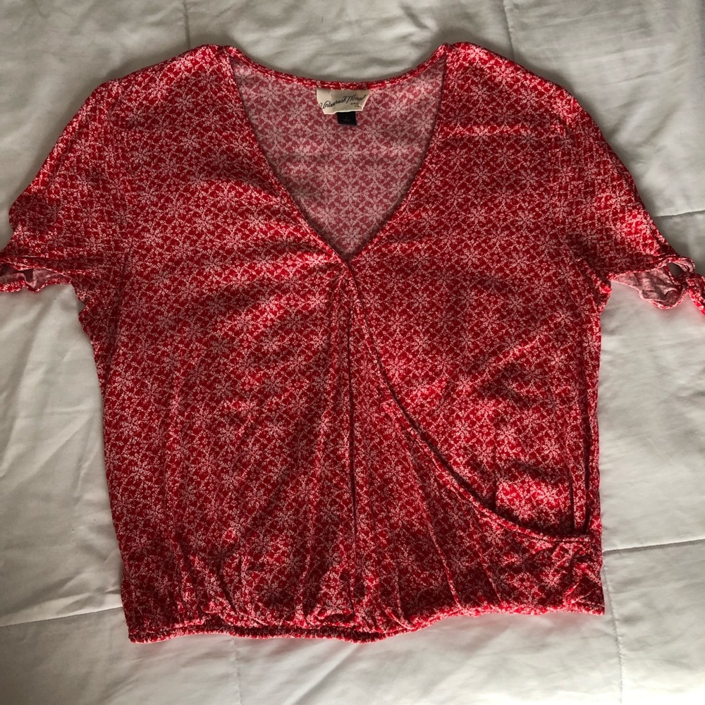 Cropped Red and White designed Blouse, comfortable , stretchy at the bottom